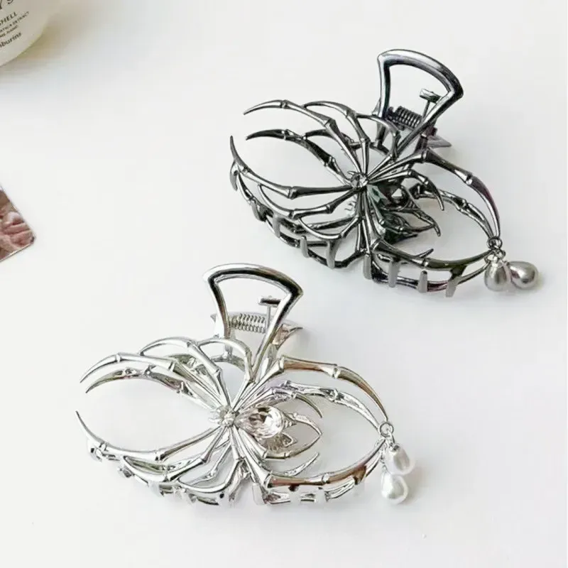 Pince à cheveux Y2K pour femme, ornée de fausses perles, en alliage métallique, motif crâne et griffe d'araignée, pour un usage quotidien 6