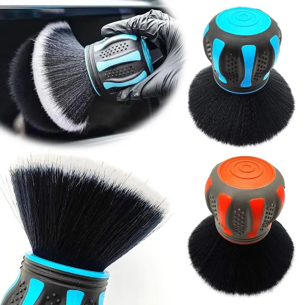 Brosse utilisée sur le tableau de bord