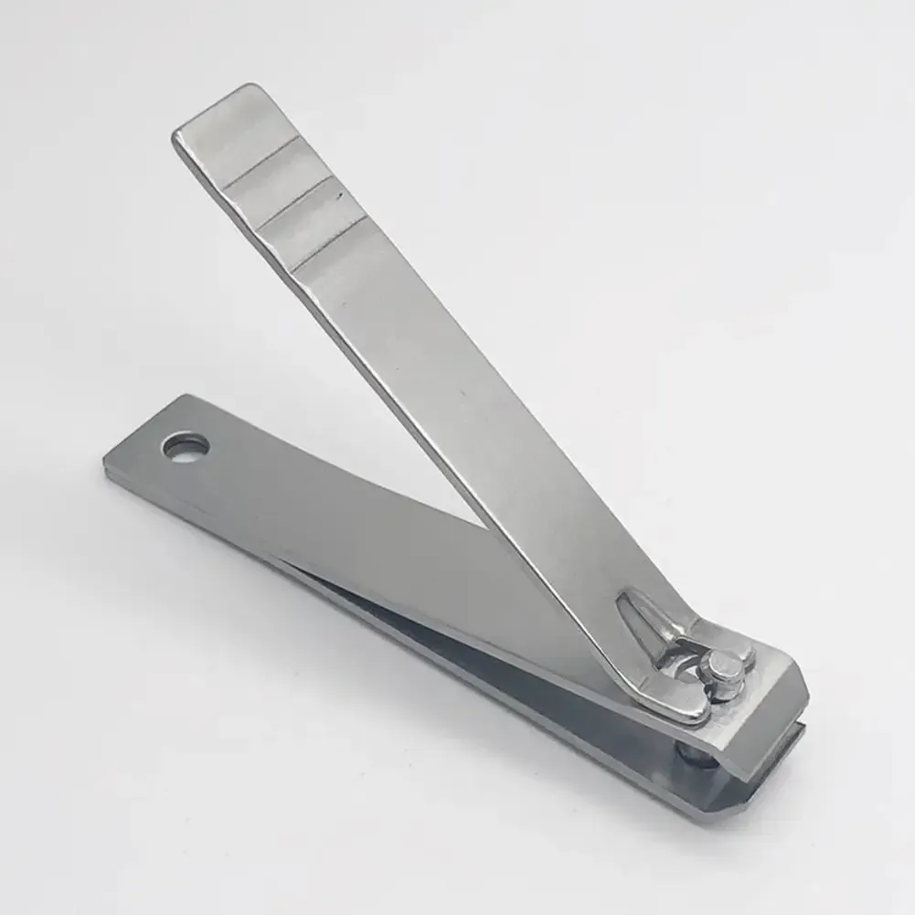 Coupe-ongles en acier, finition soignée