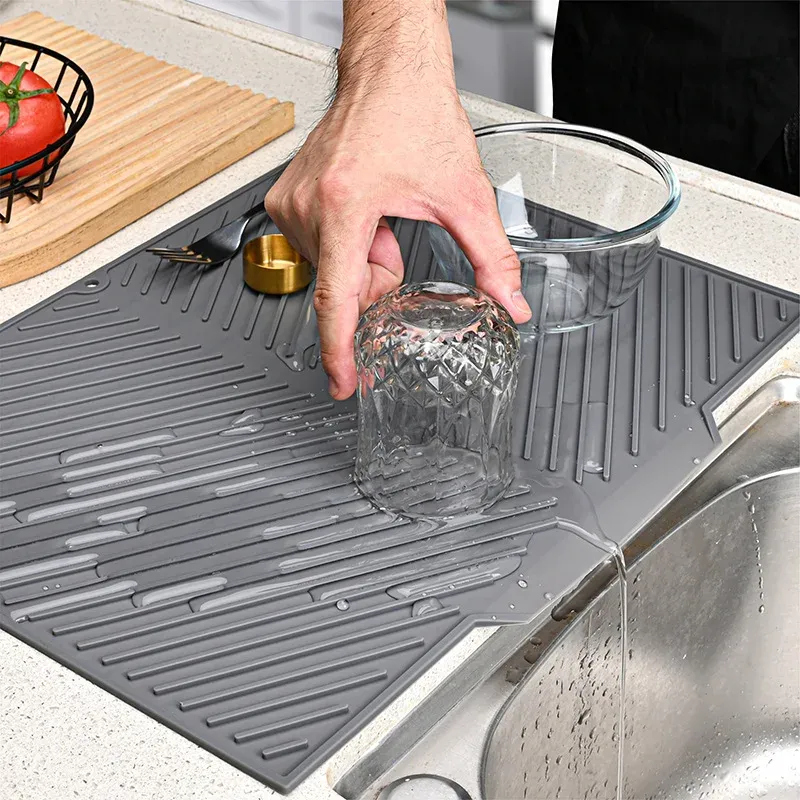 Tapis de séchage de vaisselle en silicone gris