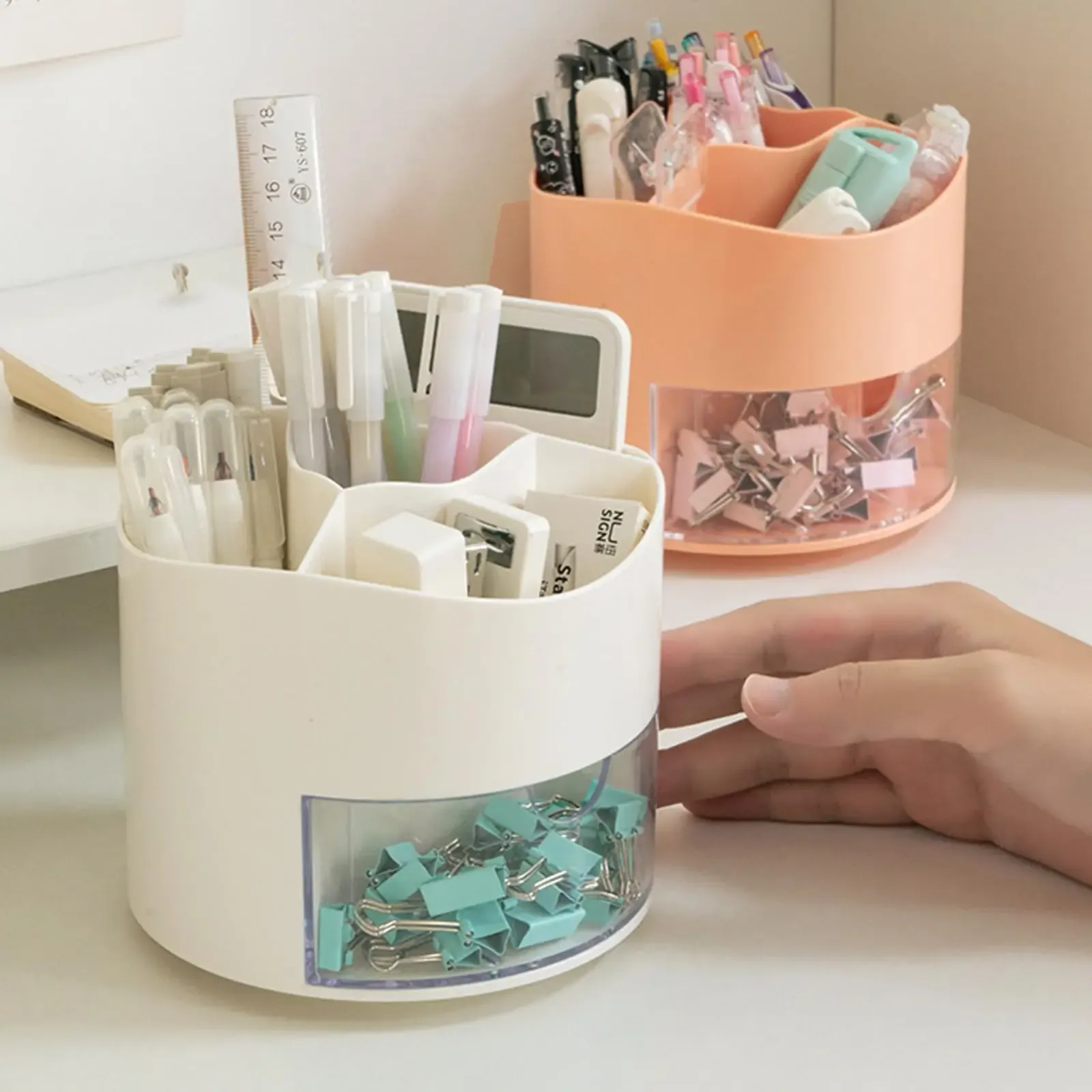Organisation de la papeterie avec le porte-stylo Kawaii