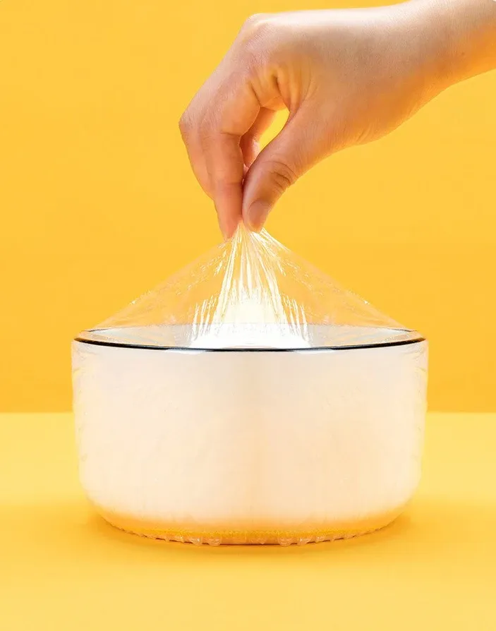 Couvre-aliment transparent pour la conservation