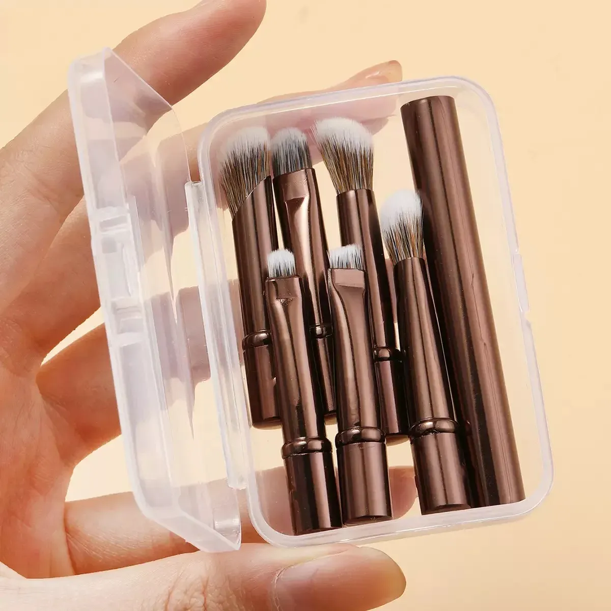 Pinceaux de maquillage noirs pour voyage