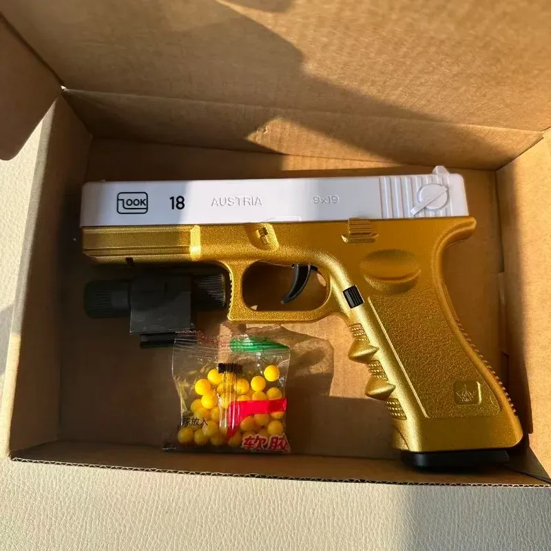 Pistolet jouet à balles souples en situation de jeu