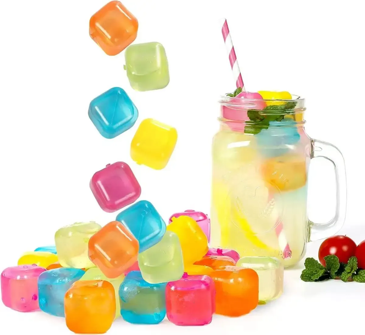 Glaçons en plastique de formes variées dans un verre