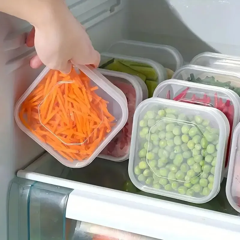 Boîtes de conservation dans la cuisine