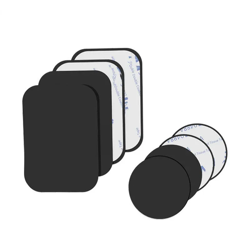 Téléphone maintenu par support magnétique en voiture