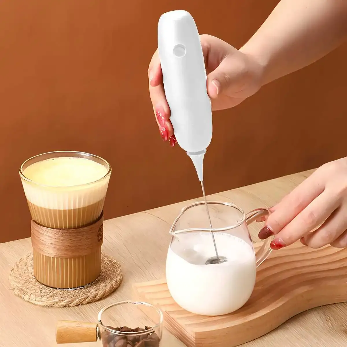 Accessoire mousseur à lait dans son environnement