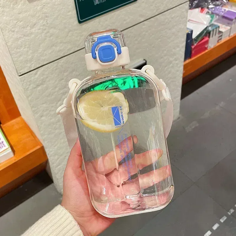 Bouteille d'eau carrée plate transparente, gourde de voyage portable avec sangle réglable, gourde fine et élégante pour le sport et le camping 15