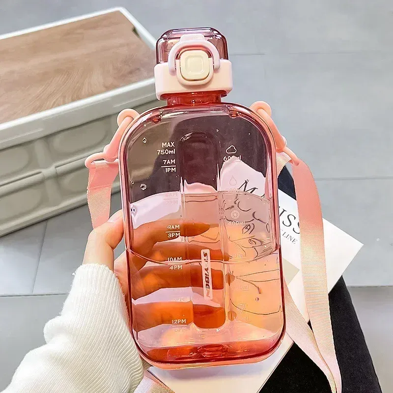 Bouteille d'eau carrée plate transparente, gourde de voyage portable avec sangle réglable, gourde fine et élégante pour le sport et le camping 12