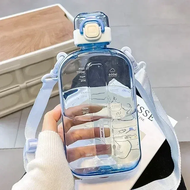 Bouteille d'eau carrée plate transparente, gourde de voyage portable avec sangle réglable, gourde fine et élégante pour le sport et le camping 11