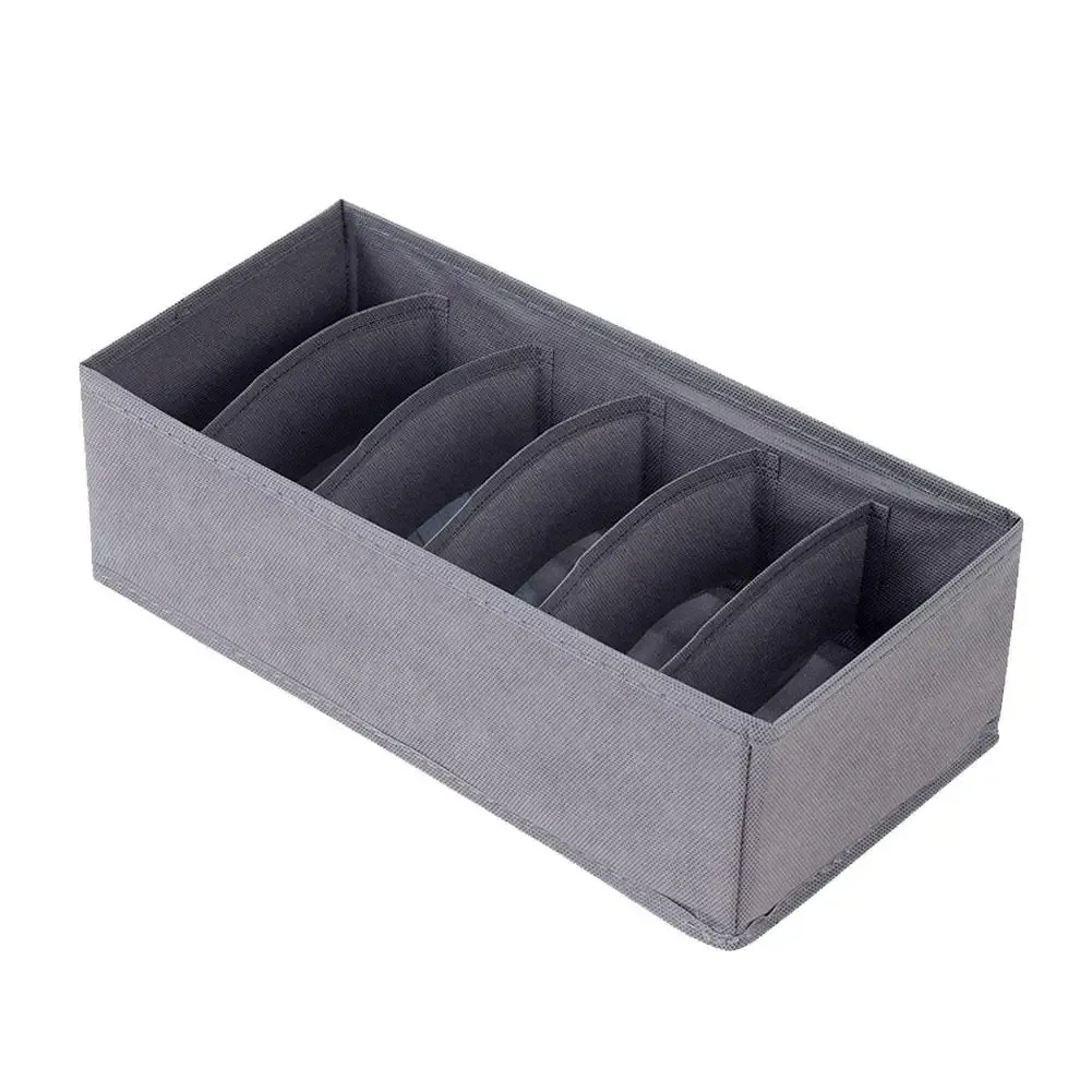 Rangement de sous-vêtements organisé