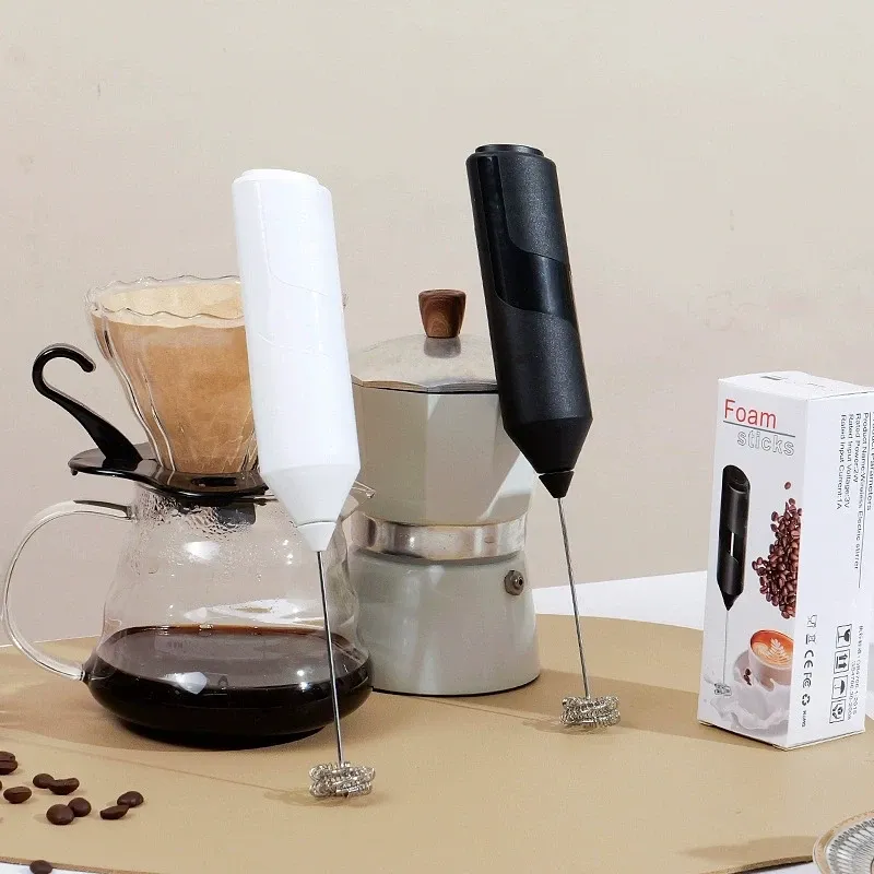 Mini batteur électrique portable à piles, mousseur à lait et mélangeur de boissons pour café