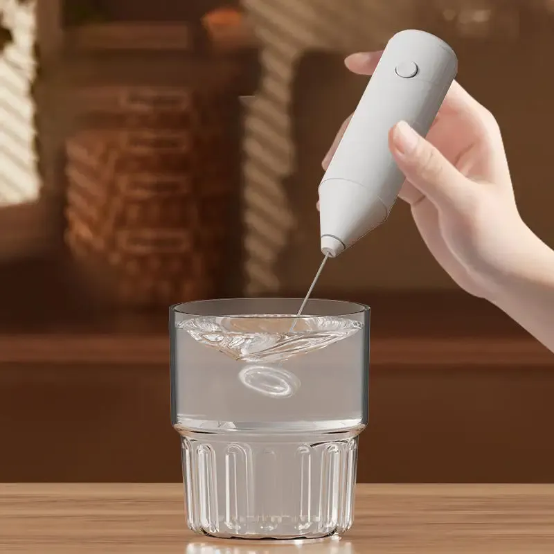 Mini batteur électrique portable à piles, mousseur à lait et mélangeur de boissons pour café 5