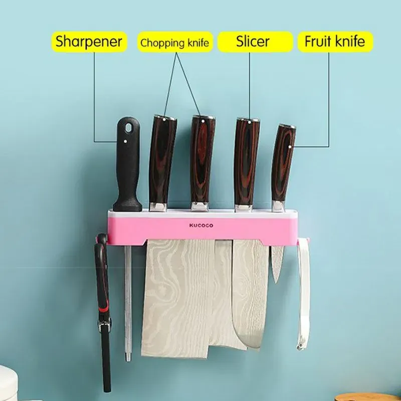 Porte-couteaux mural multifonctionnel en situation dans une cuisine