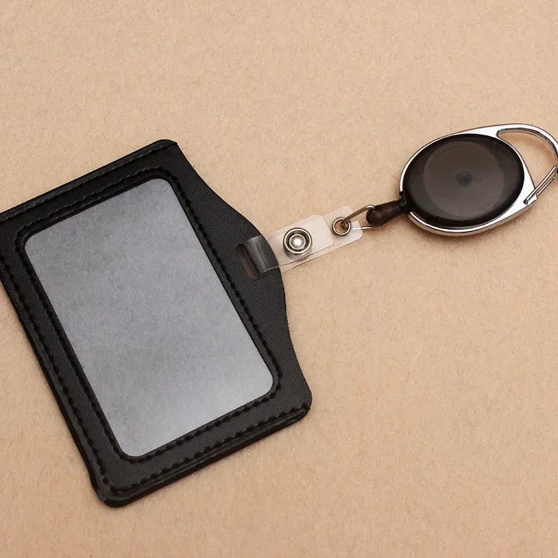 Enrouleur rétractable noir pour badge, finition du clip