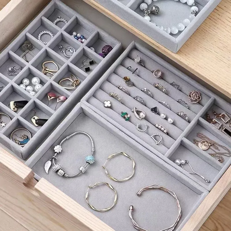 Organisateur de bijoux en velours, présentation des rangements