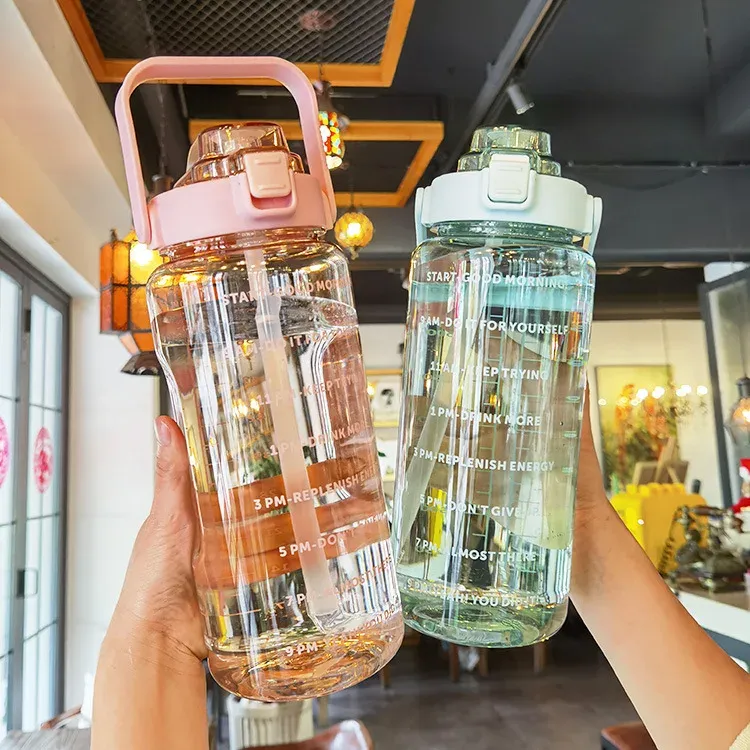 Bouteille d'eau de sport à grande capacité, vue d'ensemble