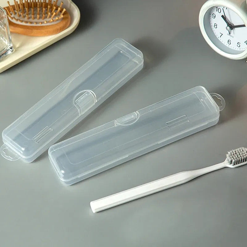 Étui de rangement transparent pour brosse à dents, en situation
