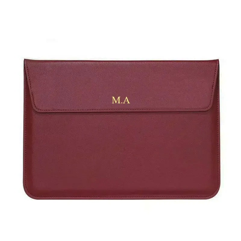 Étui en cuir lisse personnalisable avec monogramme et initiales pour MacBook Air 13 pouces et MacBook Pro Retina 15 pouces - Image 1