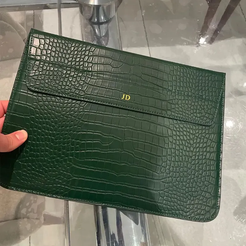 Étui en cuir lisse personnalisable avec monogramme et initiales pour MacBook Air 13 pouces et MacBook Pro Retina 15 pouces 2