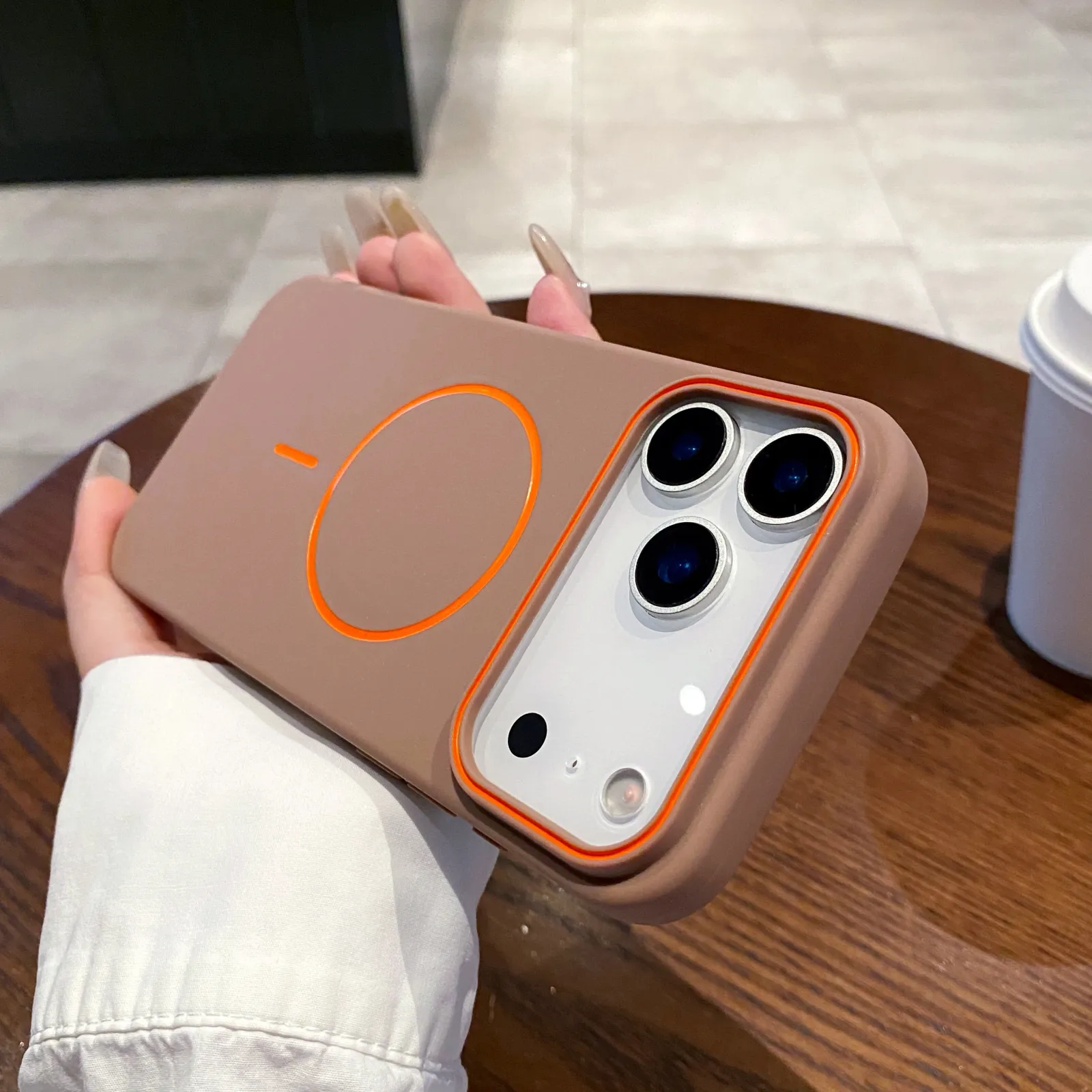 Coque magnétique mate pour iPhone, recharge sans fil