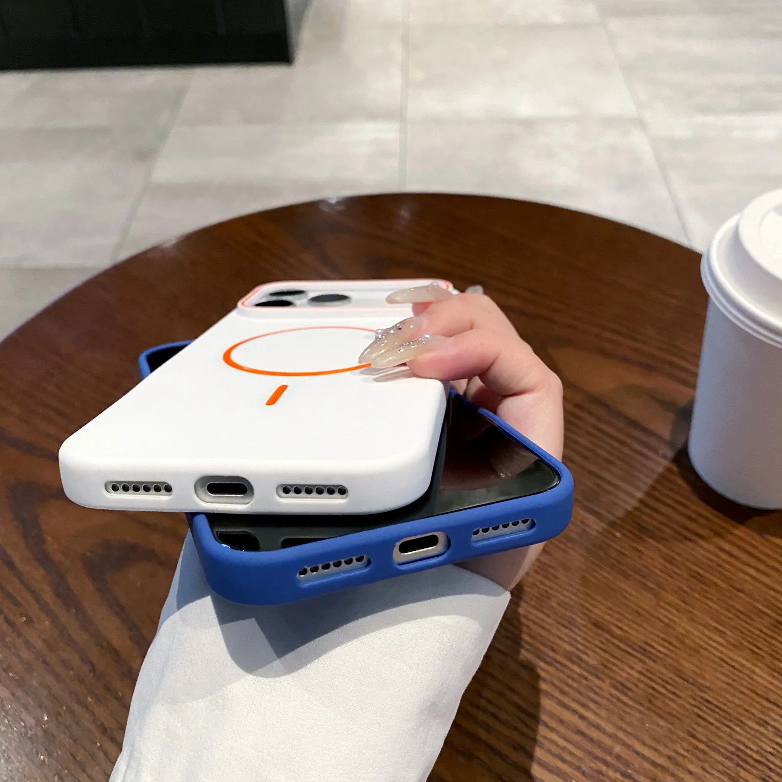 Coque magnétique mate pour iPhone, finition