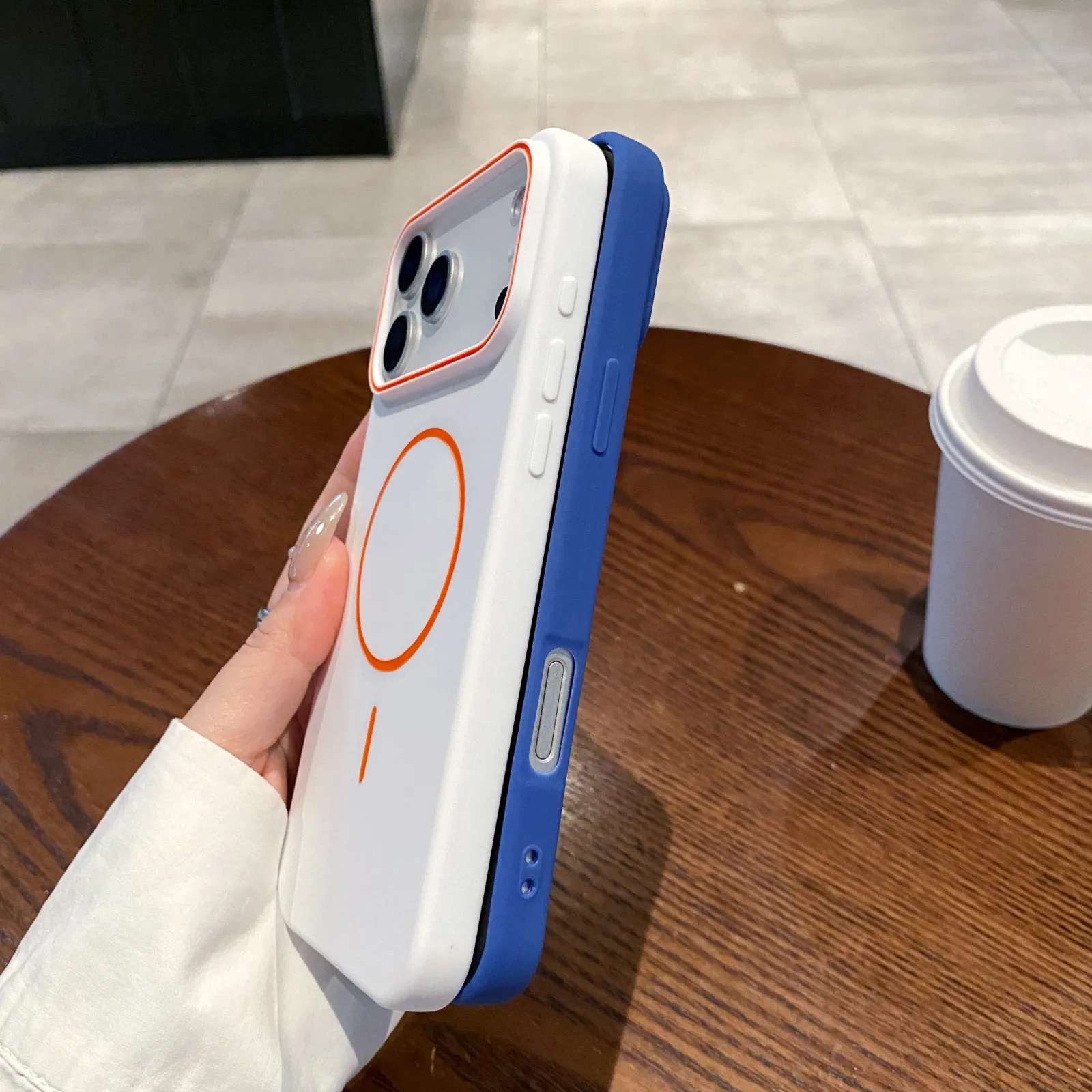Coque magnétique mate pour iPhone, ergonomie