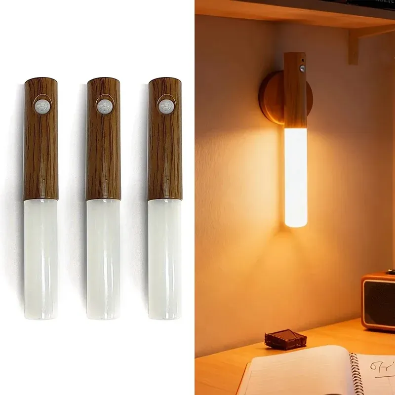 Veilleuse LED magnétique dans un couloir