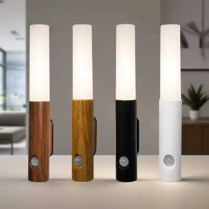 Veilleuse LED magnétique dans une salle de bain