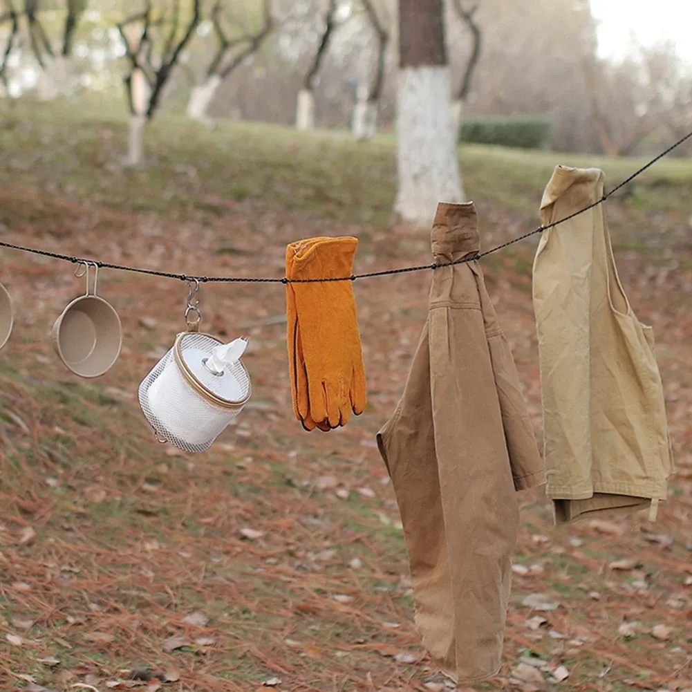 Vue de la corde à linge de voyage