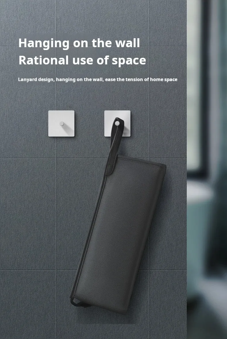 Organisateur de voyage portable ouvert montrant ses compartiments