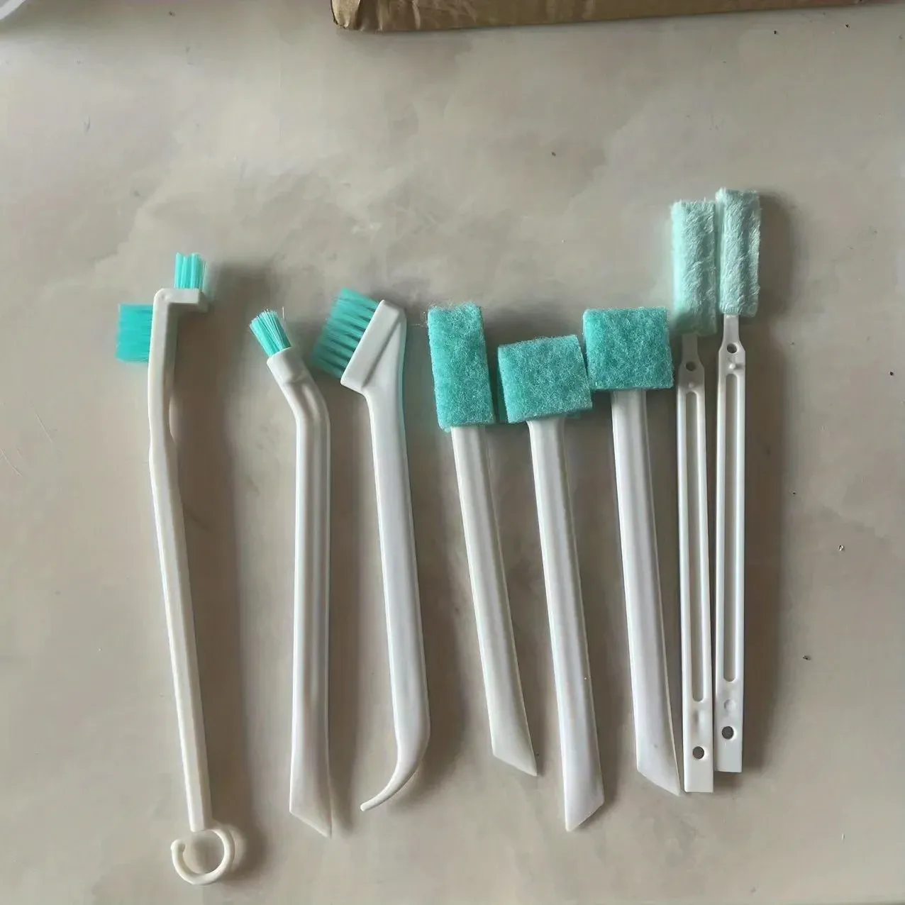 Brosses de nettoyage pour bouteilles et fenêtres
