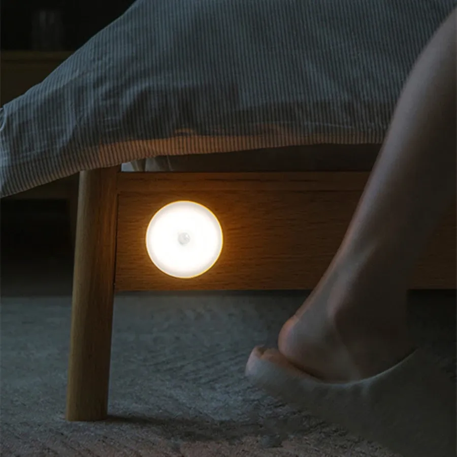 Veilleuse en situation dans une chambre