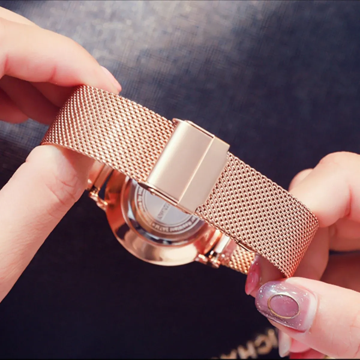 Montre Femme HANNAH MARTIN, Style Nordique Minimaliste, Mouvement Quartz Japonais, Étanche 3 Bar, 36 mm, Or Rose Intégral 2