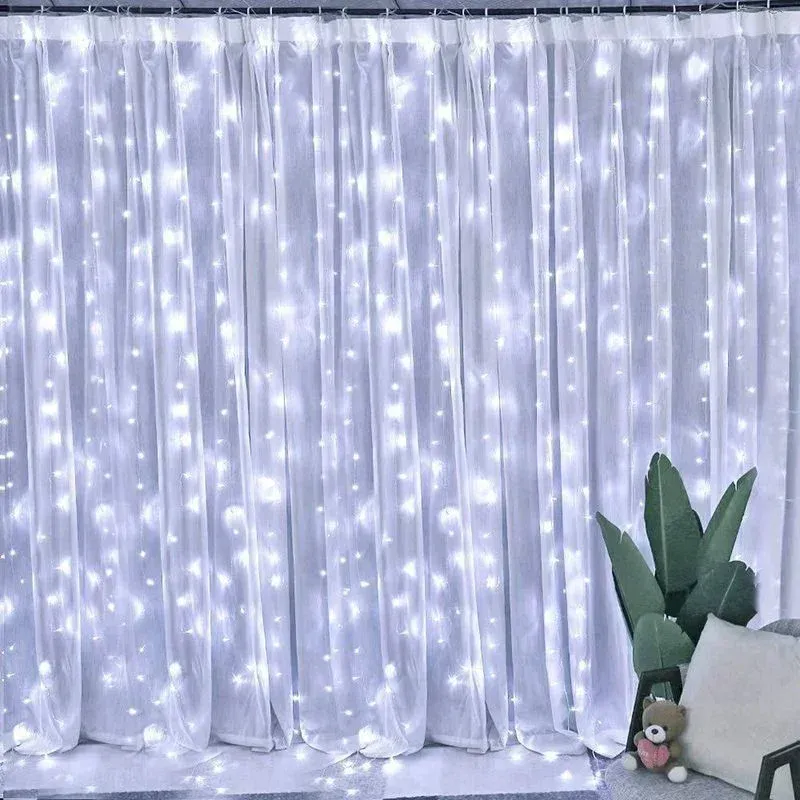 Guirlande lumineuse sur mur