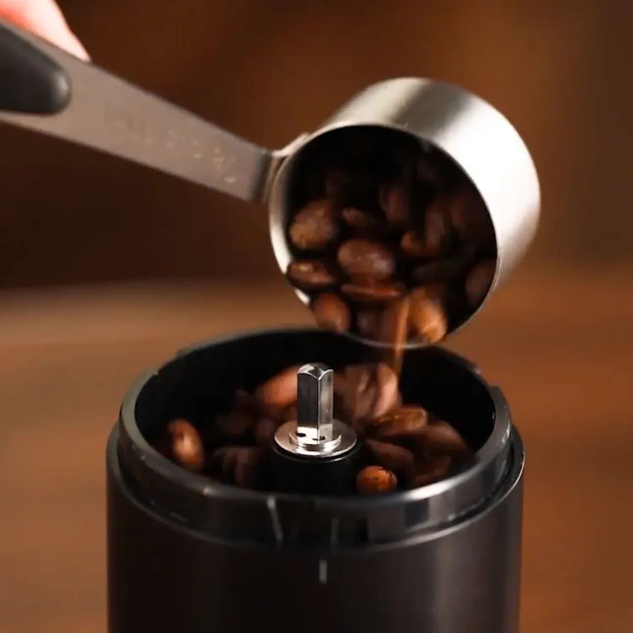Moulin à café électrique rechargeable, moulin automatique portable à noyau en céramique 6