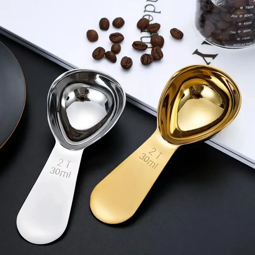 Cuillère à café utilisée pour le thé en vrac