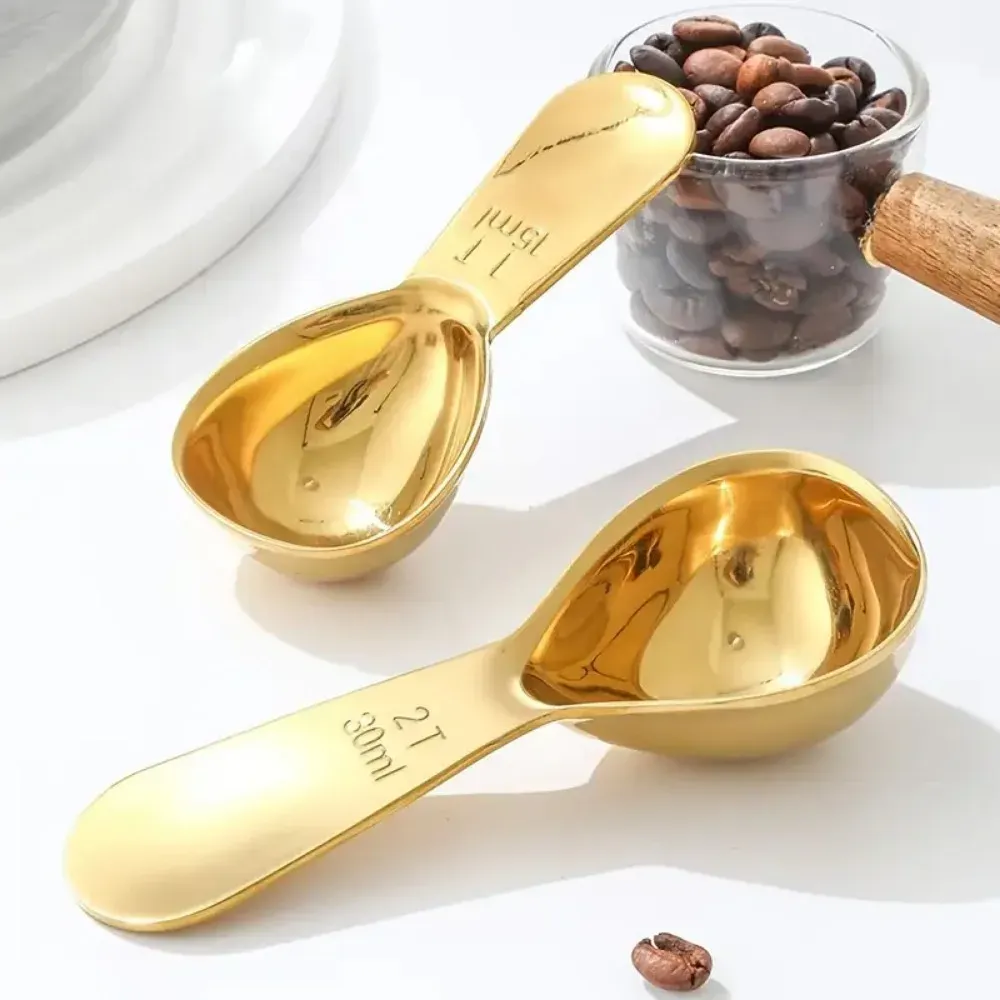Cuillères à café rangées dans un tiroir