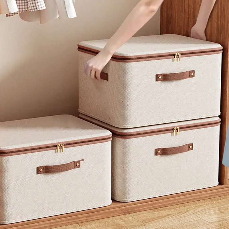 Boîte de rangement en situation dans un placard