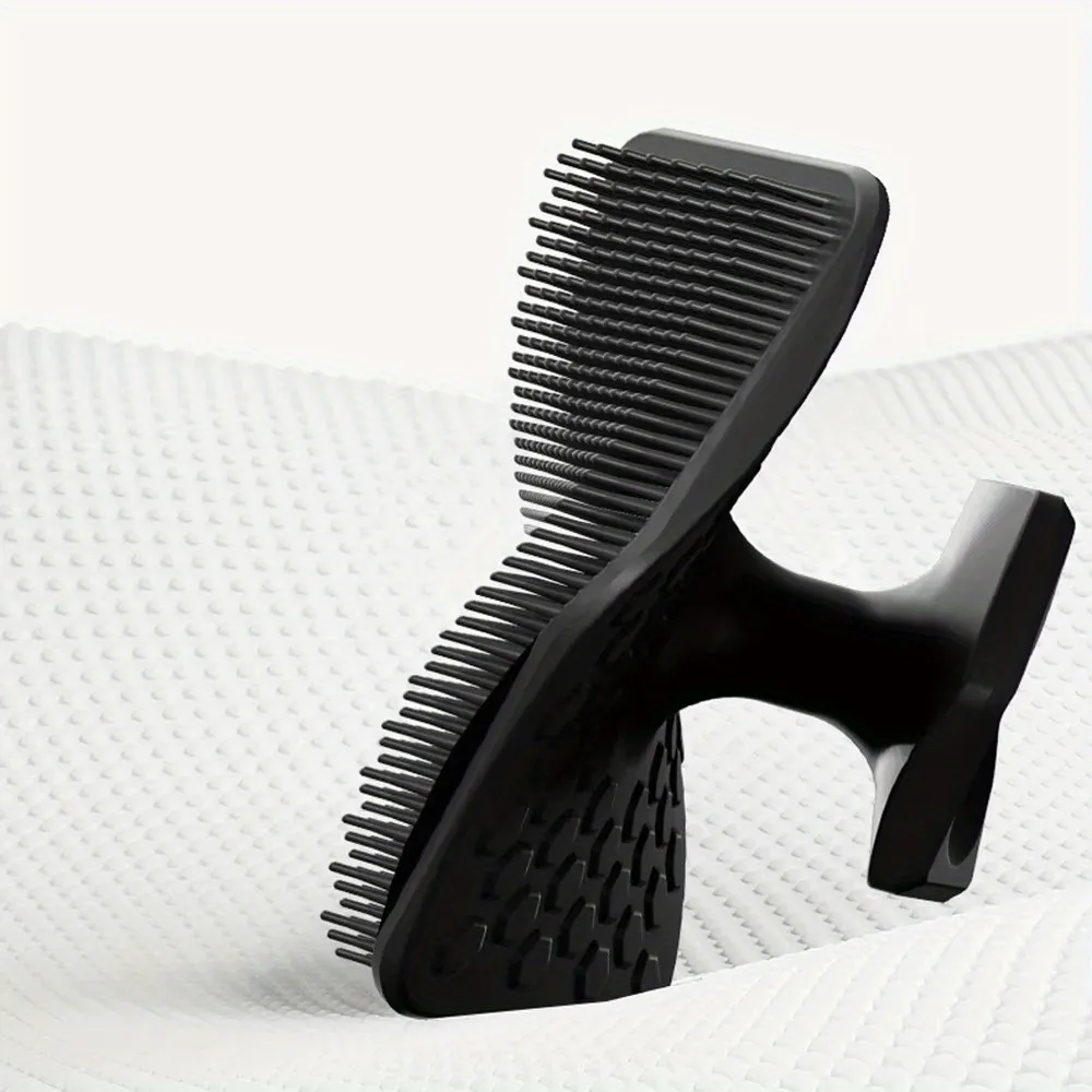 Brosse nettoyante visage en silicone en situation d'utilisation
