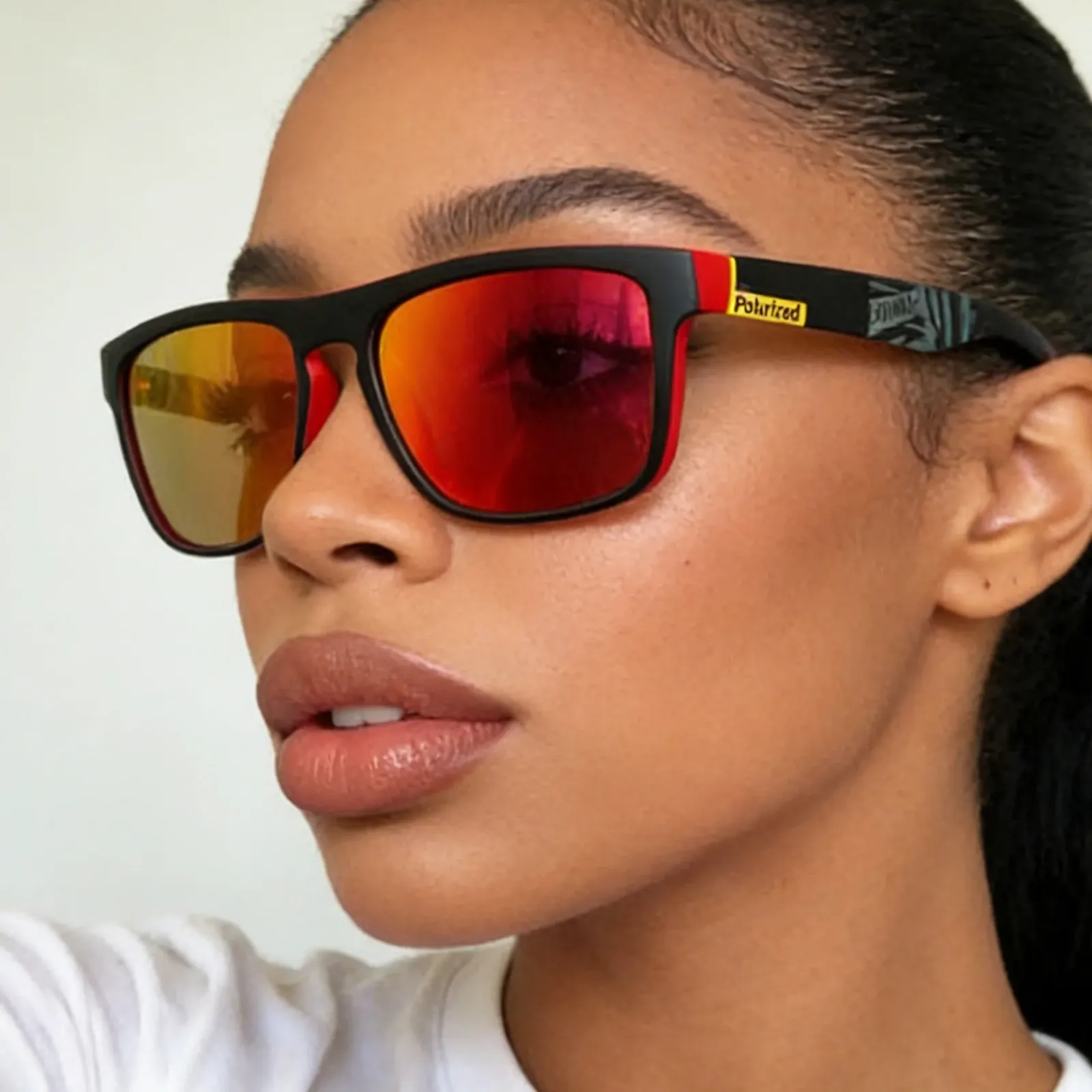 Lunettes de soleil carrées polarisées, mise en situation