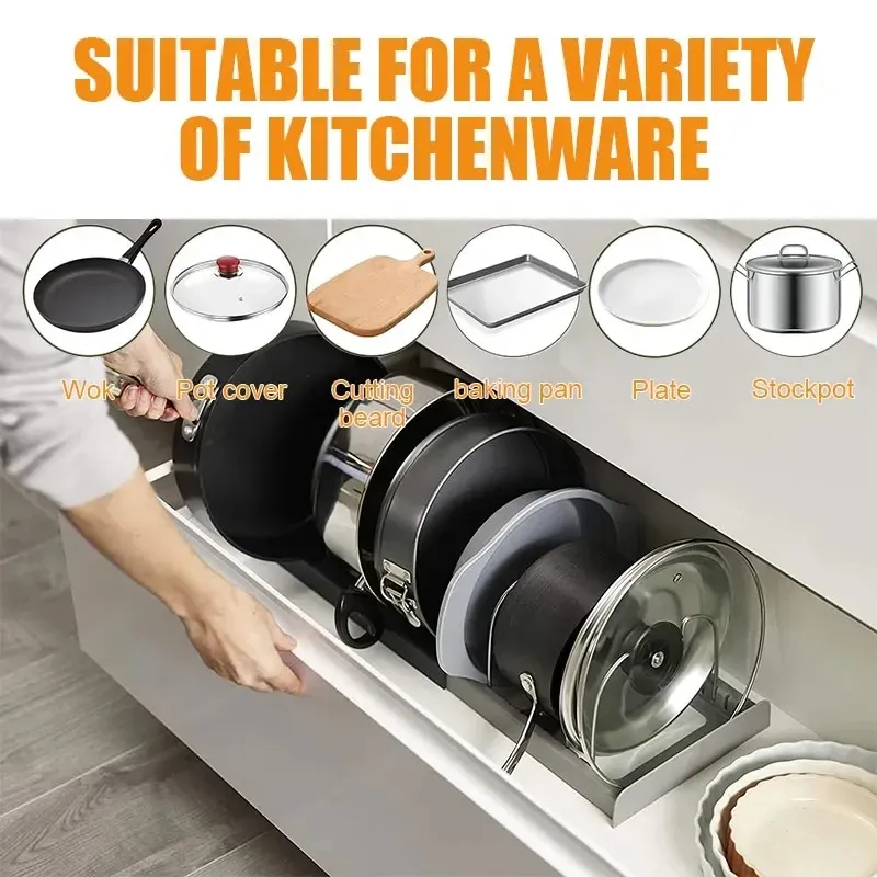 Support de rangement installé dans une armoire de cuisine