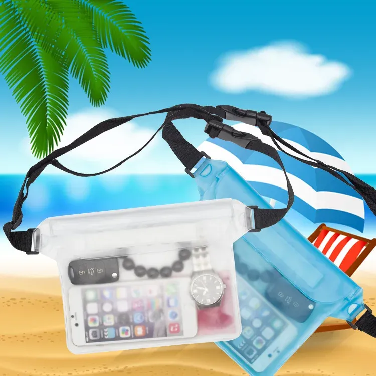 Sac de natation étanche pendant une activité nautique