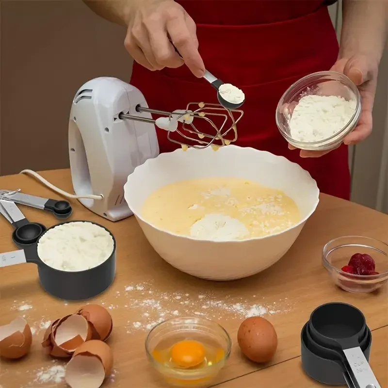 Ensemble de tasses et cuillères à mesurer