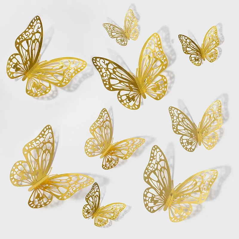 Détail des papillons dorés en relief