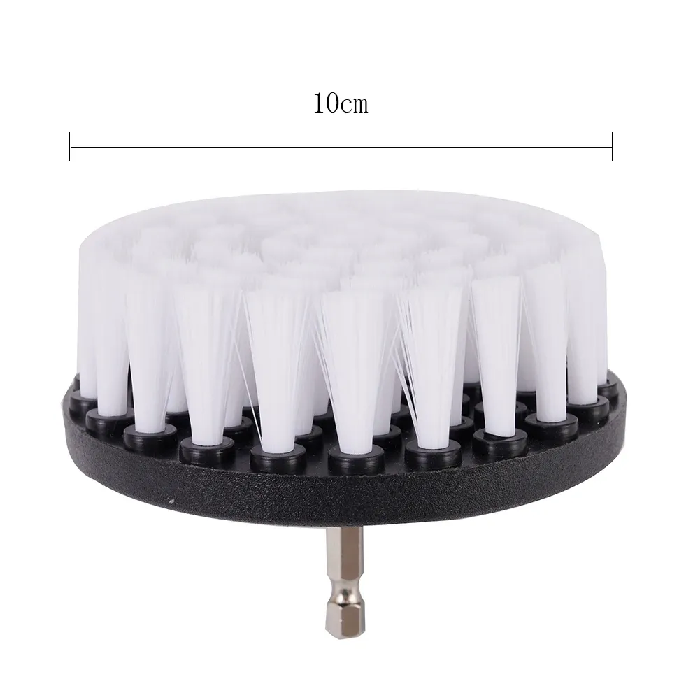 Entretien des pneus avec la brosse