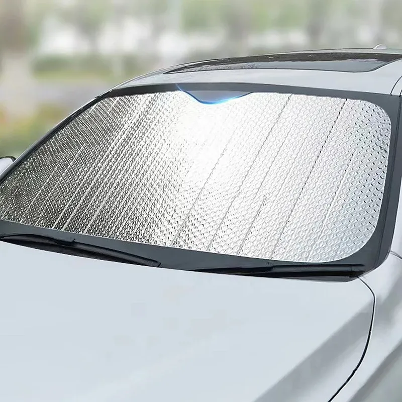 Pare-soleil de voiture en situation, protection UV