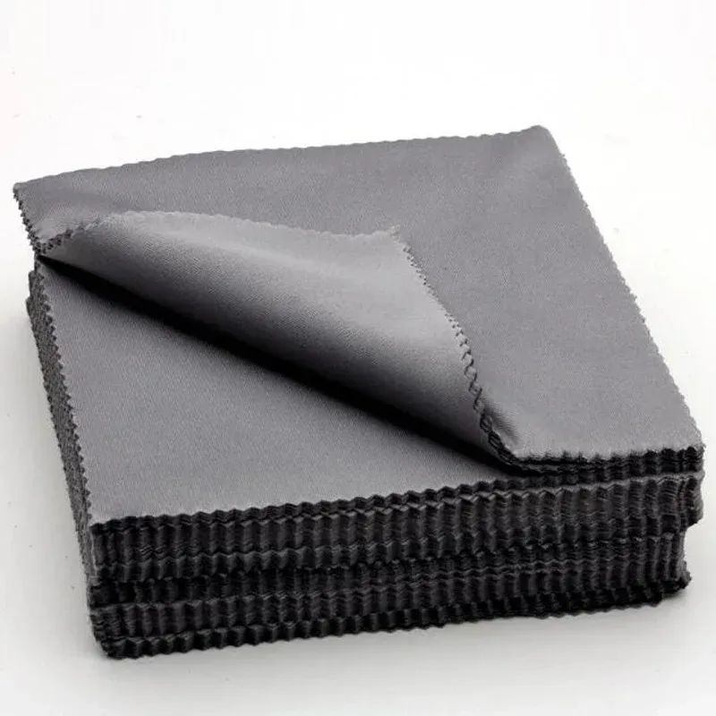 Chiffon de nettoyage en microfibre noire pour lunettes de soleil, 13 x 13 cm - Image 1
