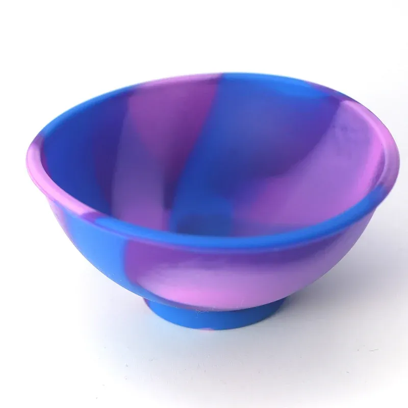 Bols en silicone, mise en scène